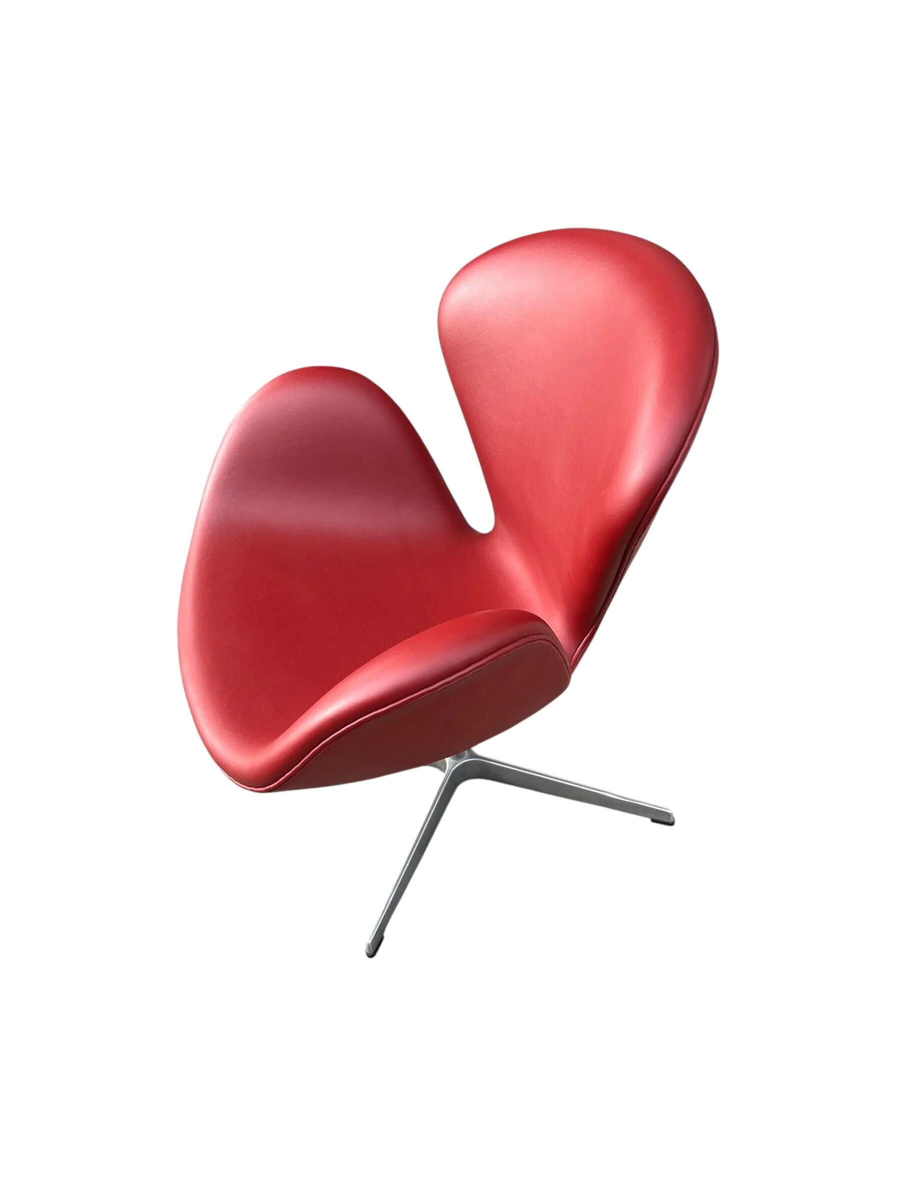 Swan chair by Arne Jacobsen for Fritz Hansen in Indian red leather