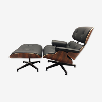 Lounge chair et repose -pied par Eames