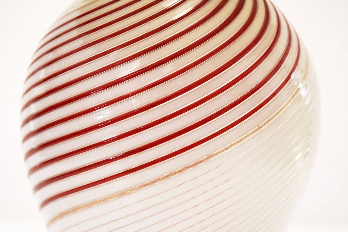 Dino Martens for Aureliano Toso Murano mezza filigrana table lamp from the 1950s