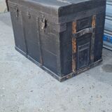 Old trunk lavolaille Paris