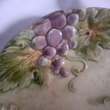 Onnaing barbotine plate - Grapes and leaves
