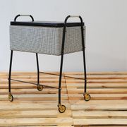 Table de couture allemand sur roulettes des années 1970