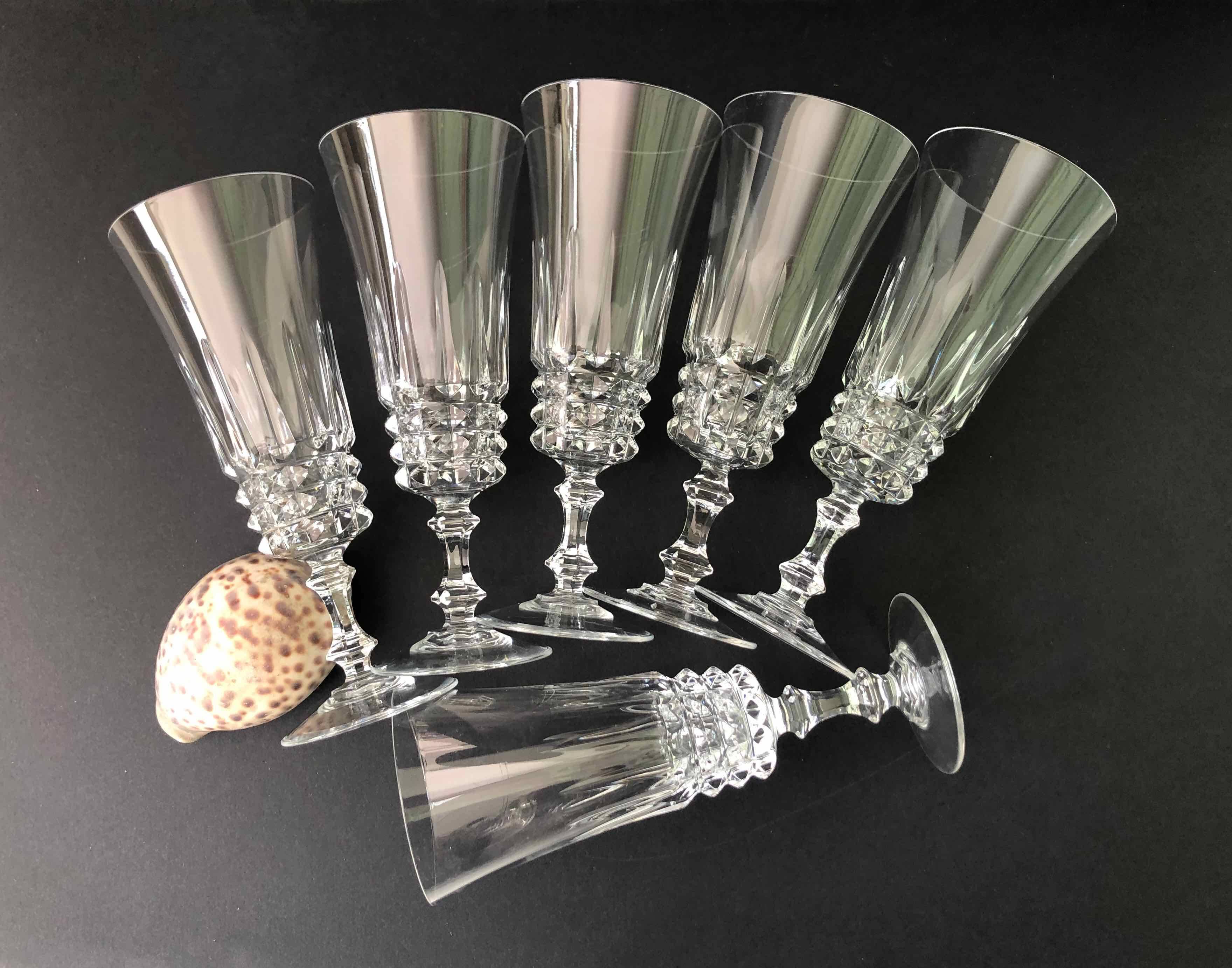 6 Arques crystal champagne flutes