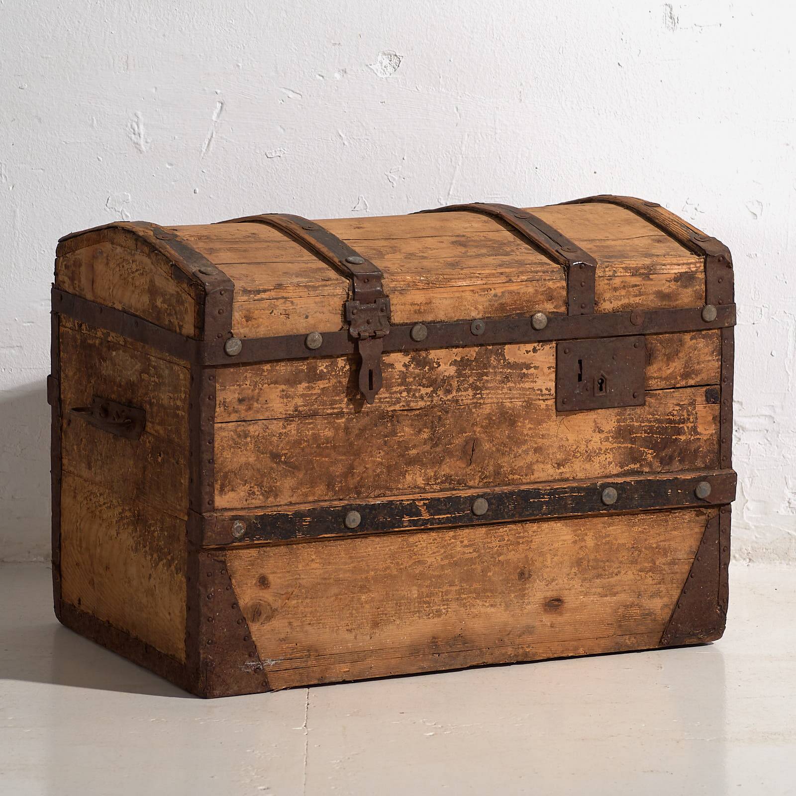 Antique washed wooden trunk, circa 1900
