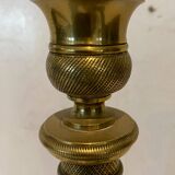 Paire de bougeoirs de style Louis XVI en bronze ciselé XIX siècle