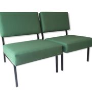 Chauffeuses de style Pierre Guariche, structure métal, années 1960