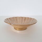 Shell-shaped brass catchall