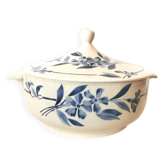 Creil and Montereau ceramic soup tureen with blue flower pattern