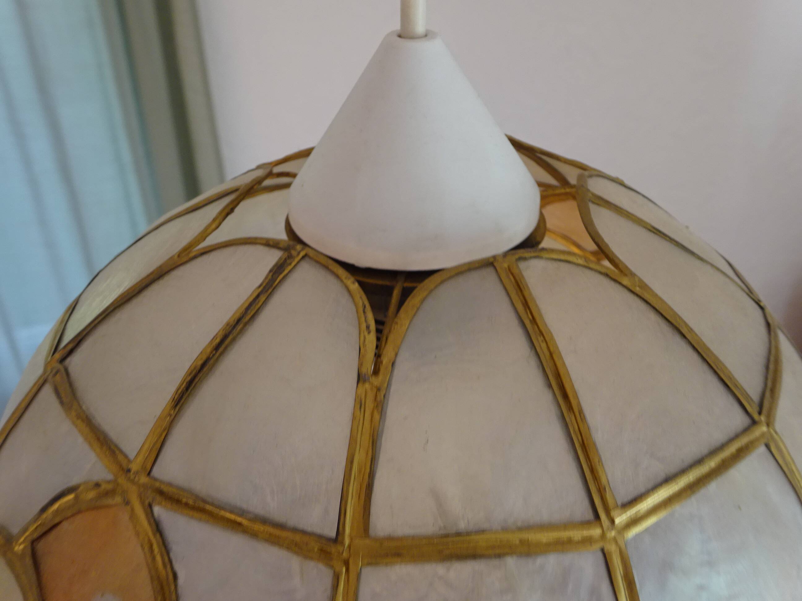 Lustre vintage en nacre et laiton