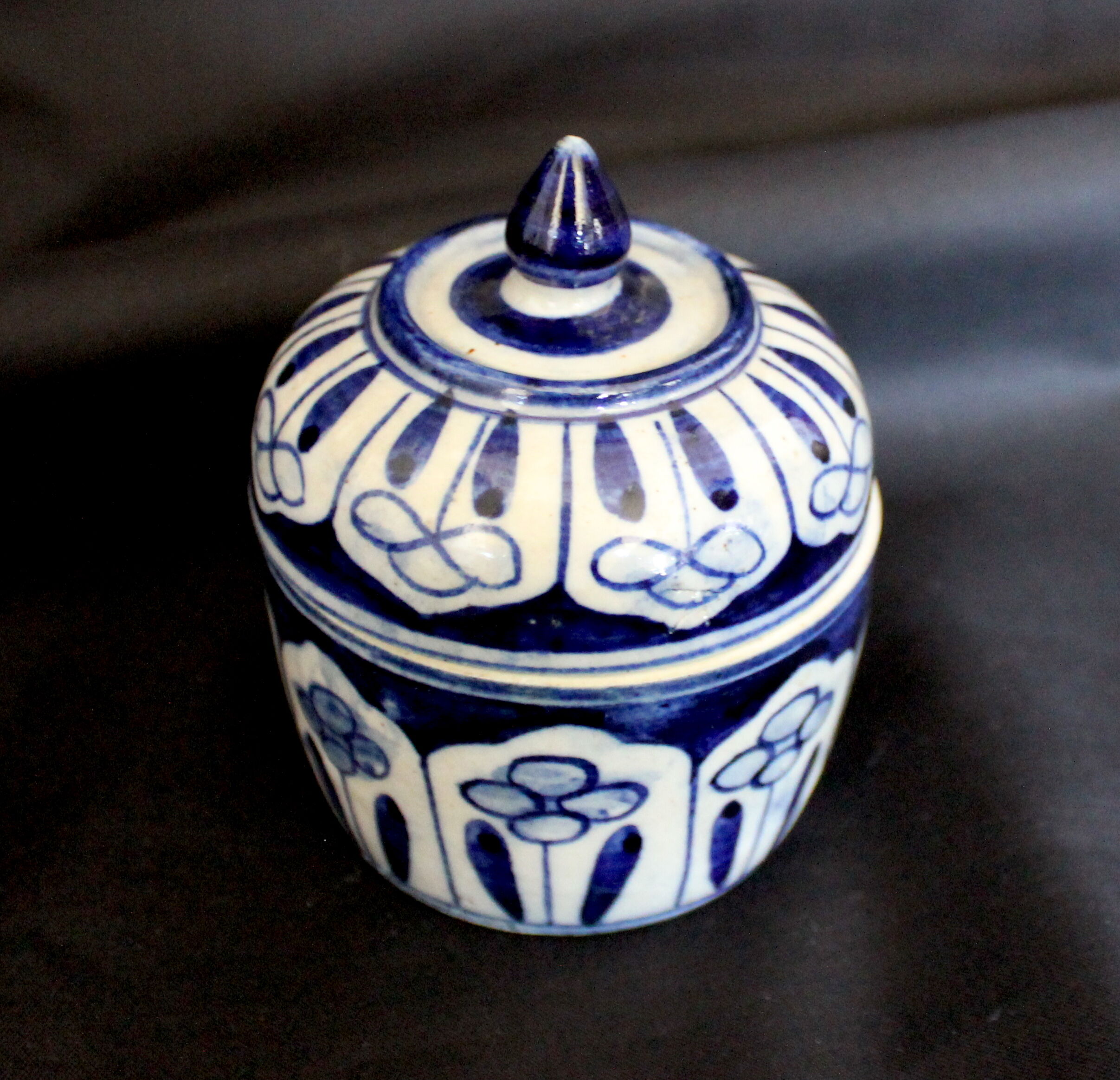 Lot of 3 ginger pots