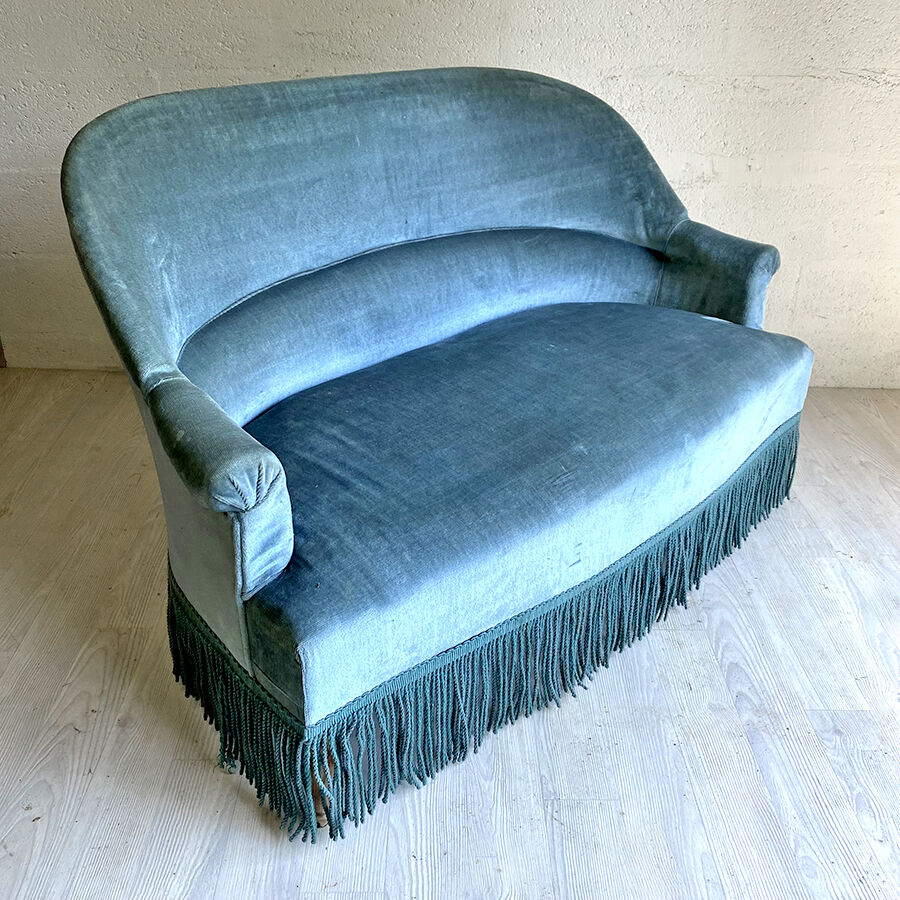 Bench Blue Velvet Toad