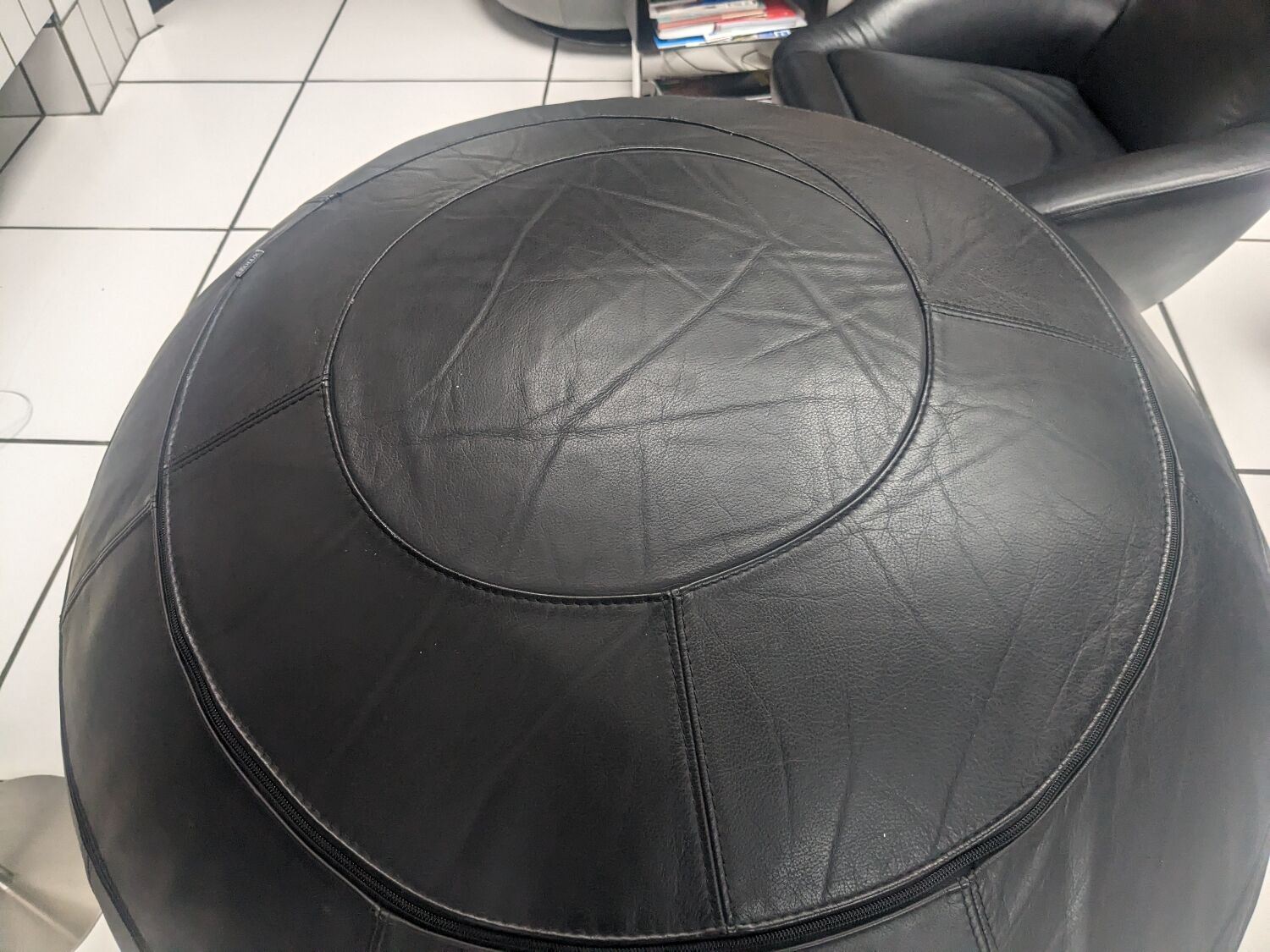 Black leather ottoman by Edwin and Niekel Taco for Leolux 90