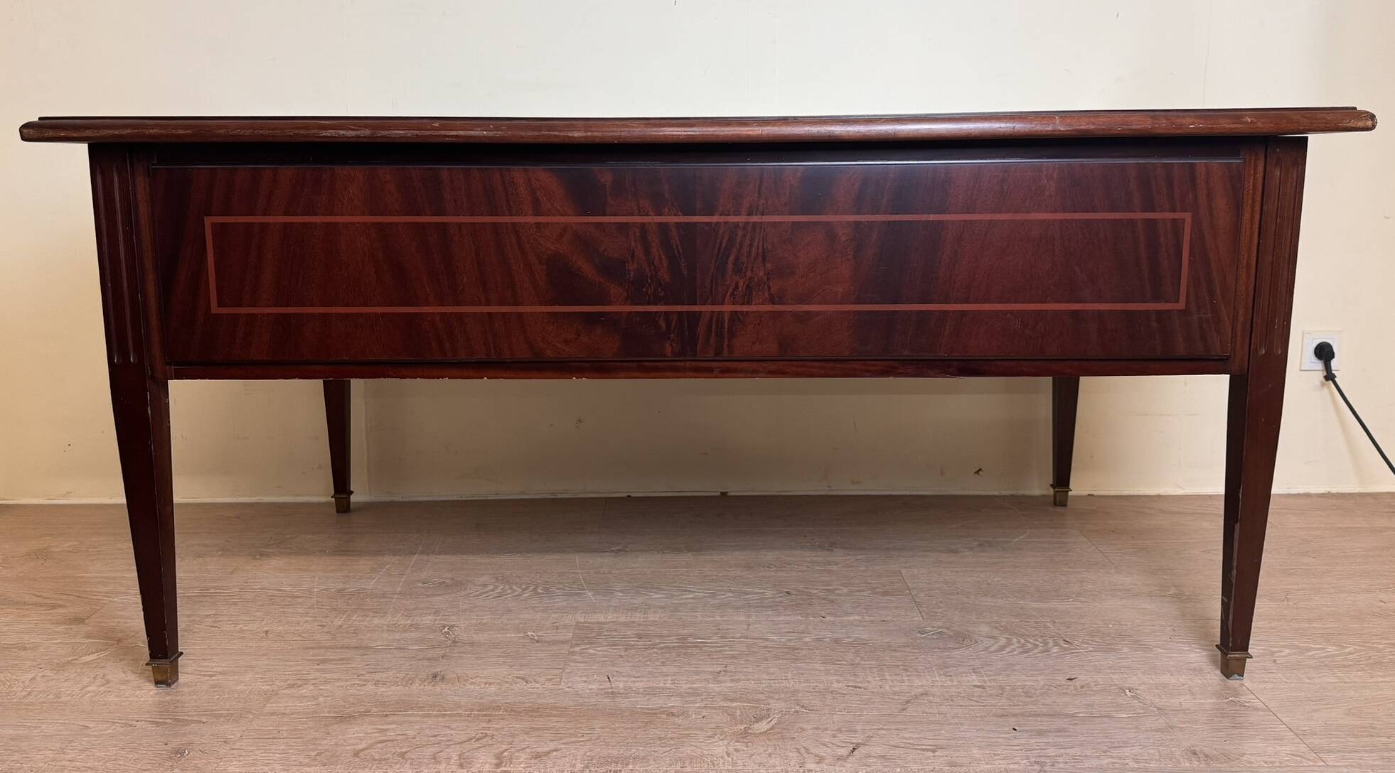 Very large Louis XVI style center minister desk in mahogany and fillets