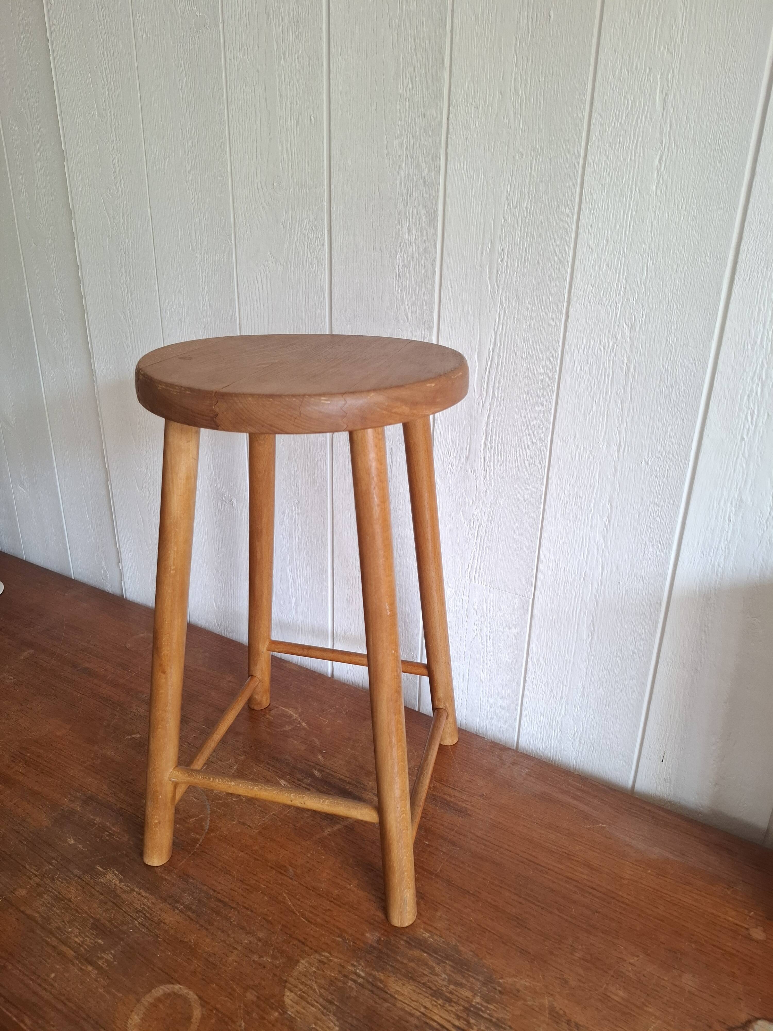 Tabouret en hêtre