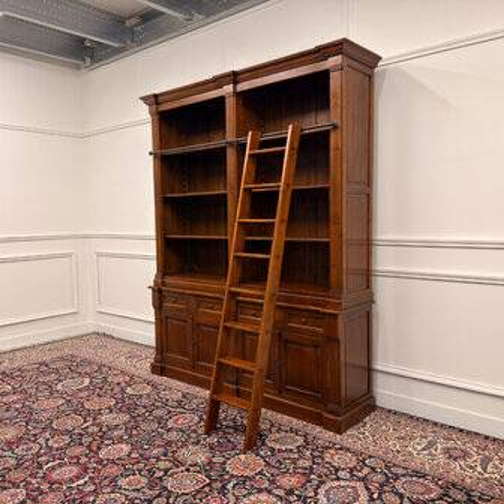 Large classic English Eichholtz bookcase
