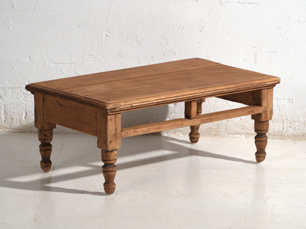 Antique pine coffee table – China, circa 1930
