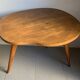 Table basse haricot tripode en chêne, années 50