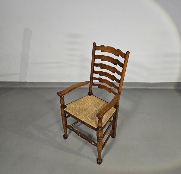 Ensemble de 4 chaises de salle à manger en chêne, rustiques, de ferme, à dossier en échelle avec sièges en jonc, années 1960