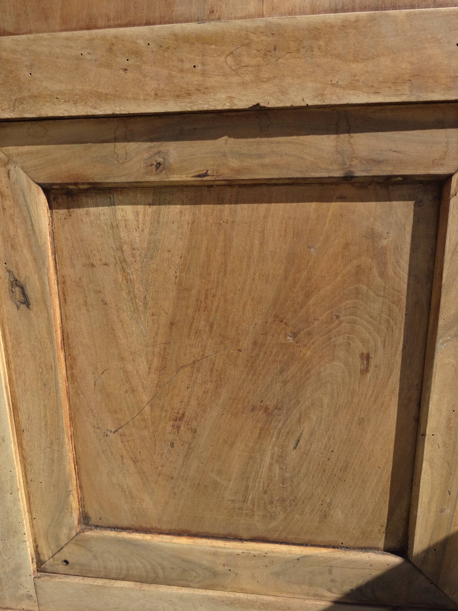 Meuble de Millau, ancien buffet farinier