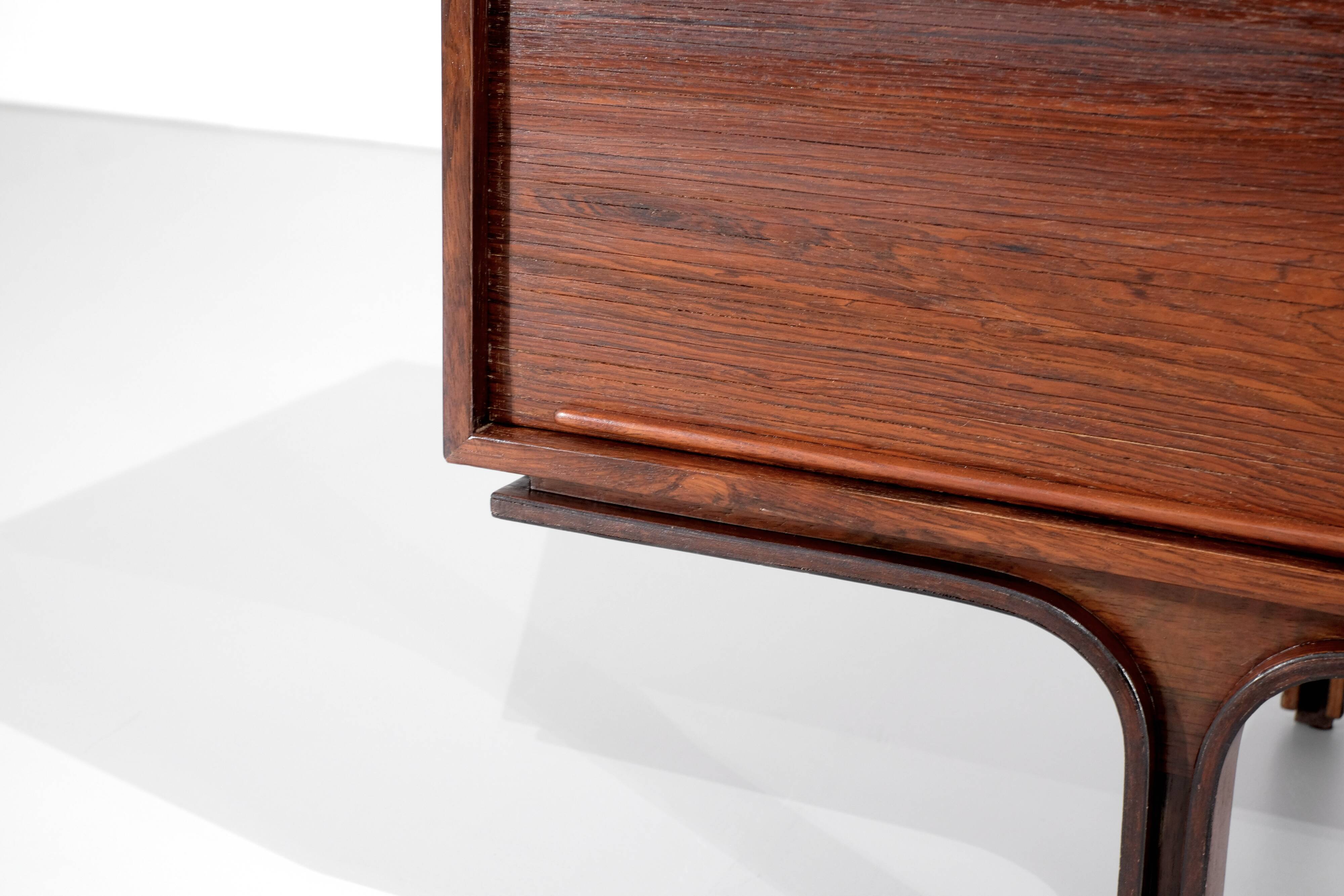 Buffet modèle 504 conçu par Gianfranco Frattini pour Bernini, Italie 1960s.