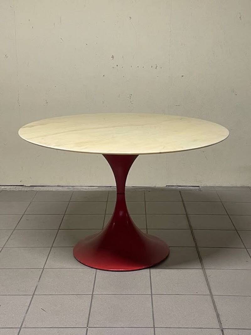 Table à manger en forme de sablier avec base en métal et plateau en marbre, 1960-70