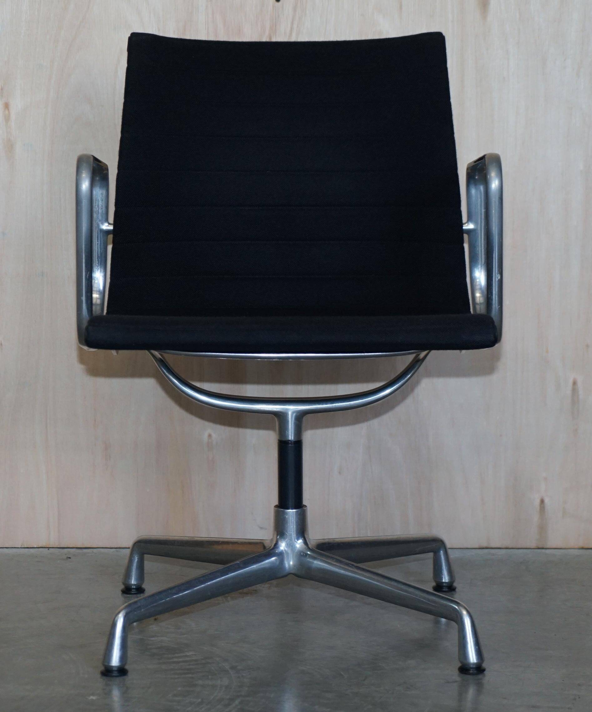 Hopsak swivel office chair Charles & Ray Eames Vitra EA108