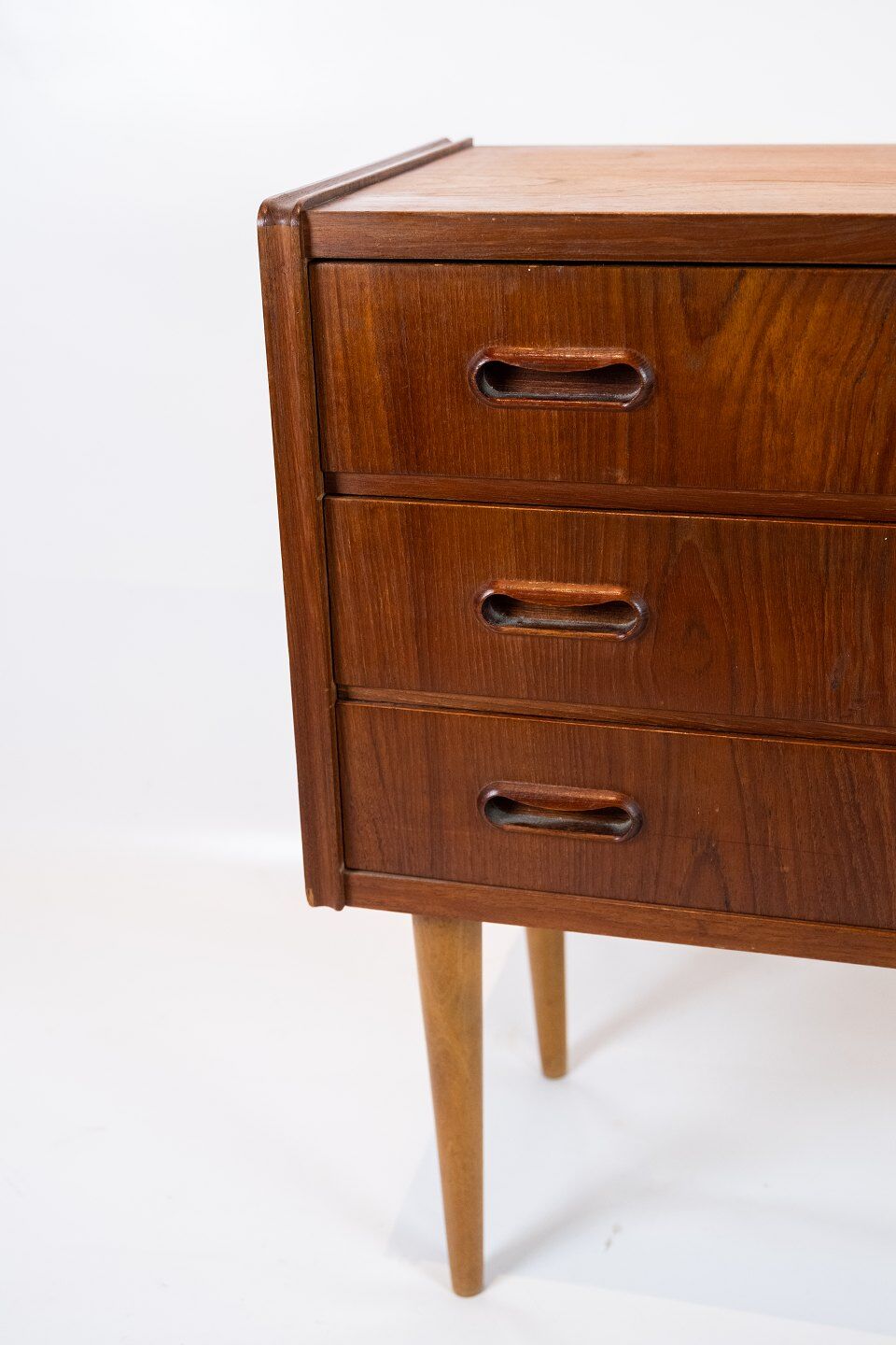 Chest of drawers in teak of danish design from the 1960