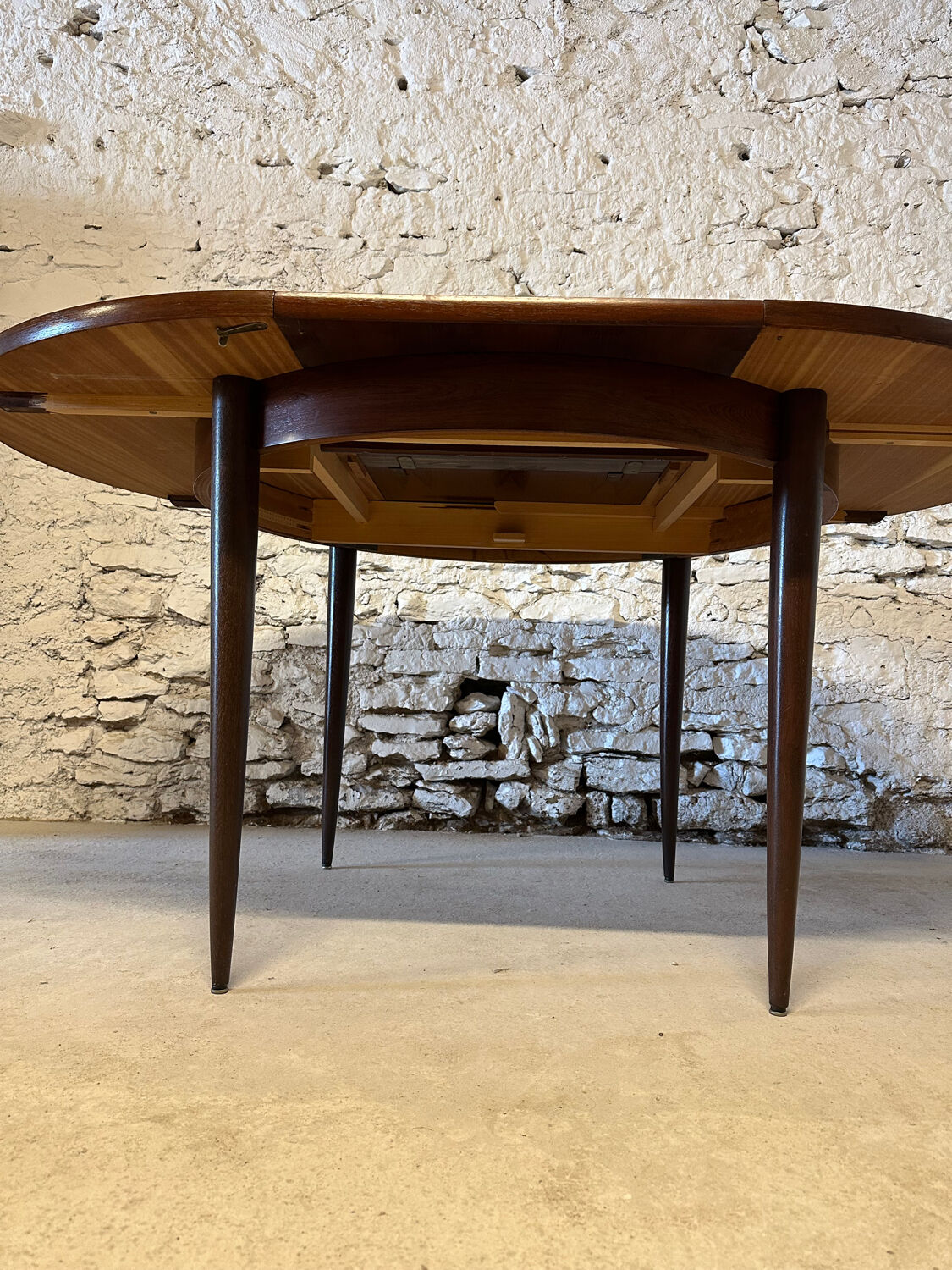 Vintage rosewood extendable dining table