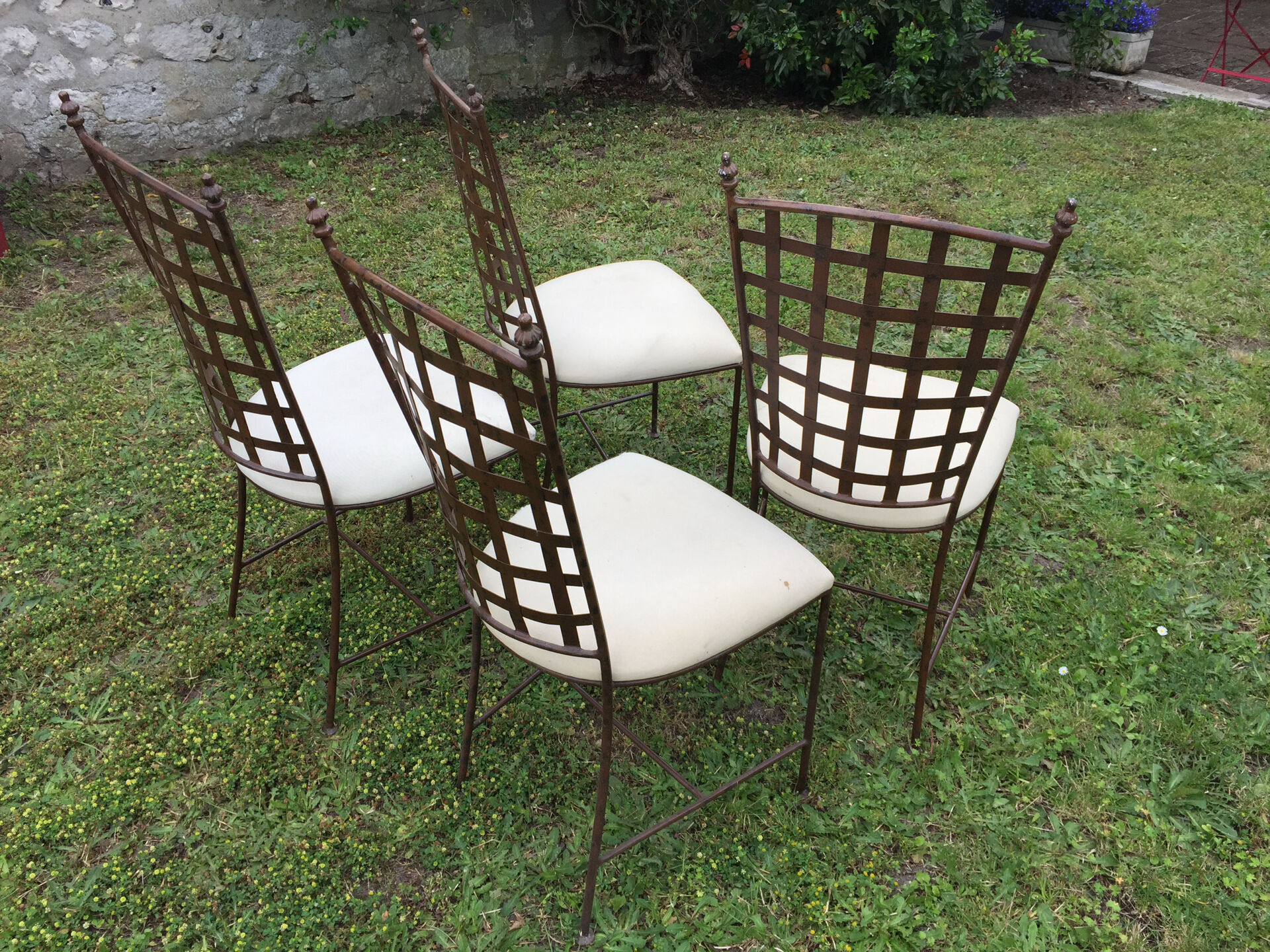 Set of 4 wrought iron chairs
