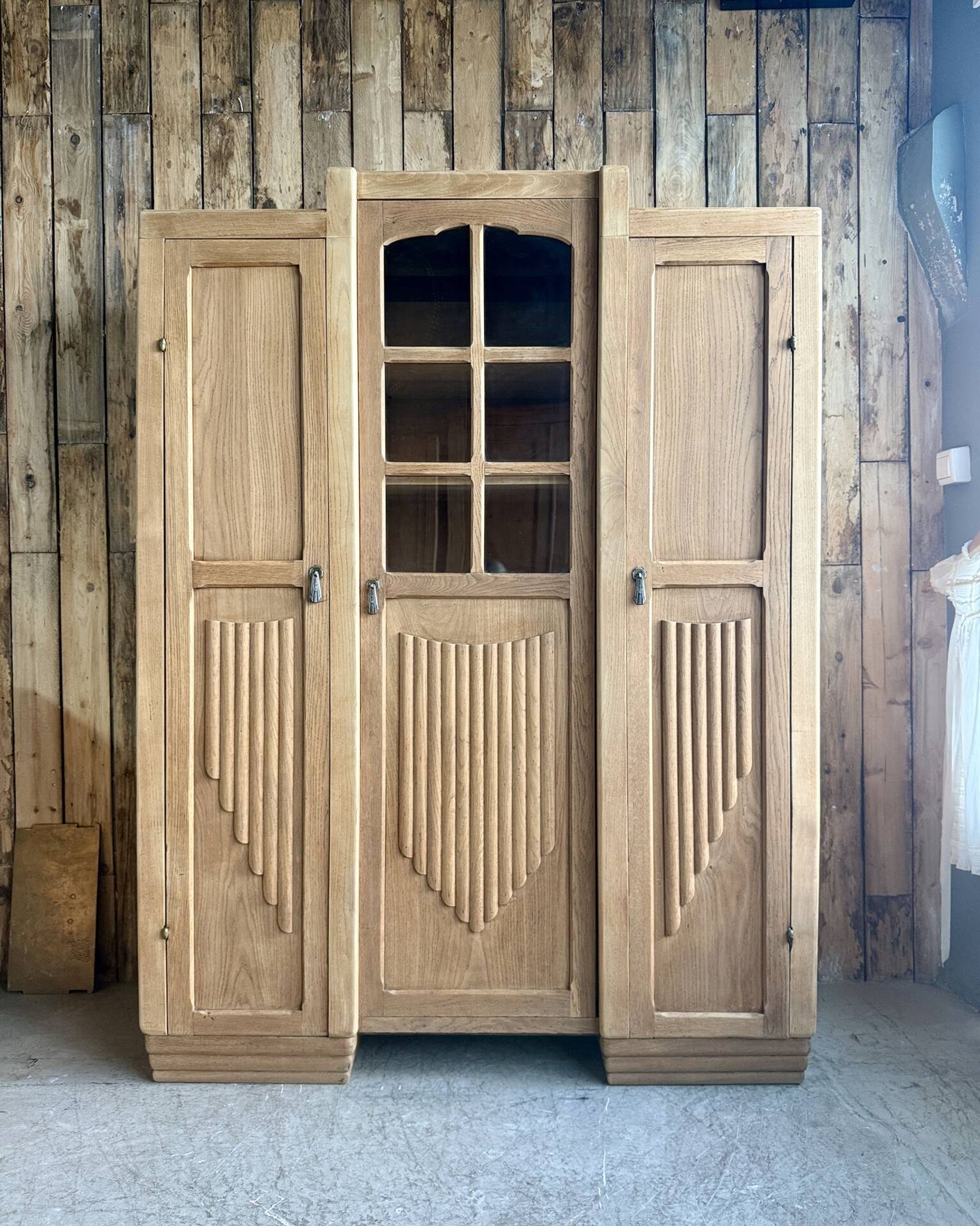 Large asymmetrical Art Deco wardrobe with three doors in oak (renovated)