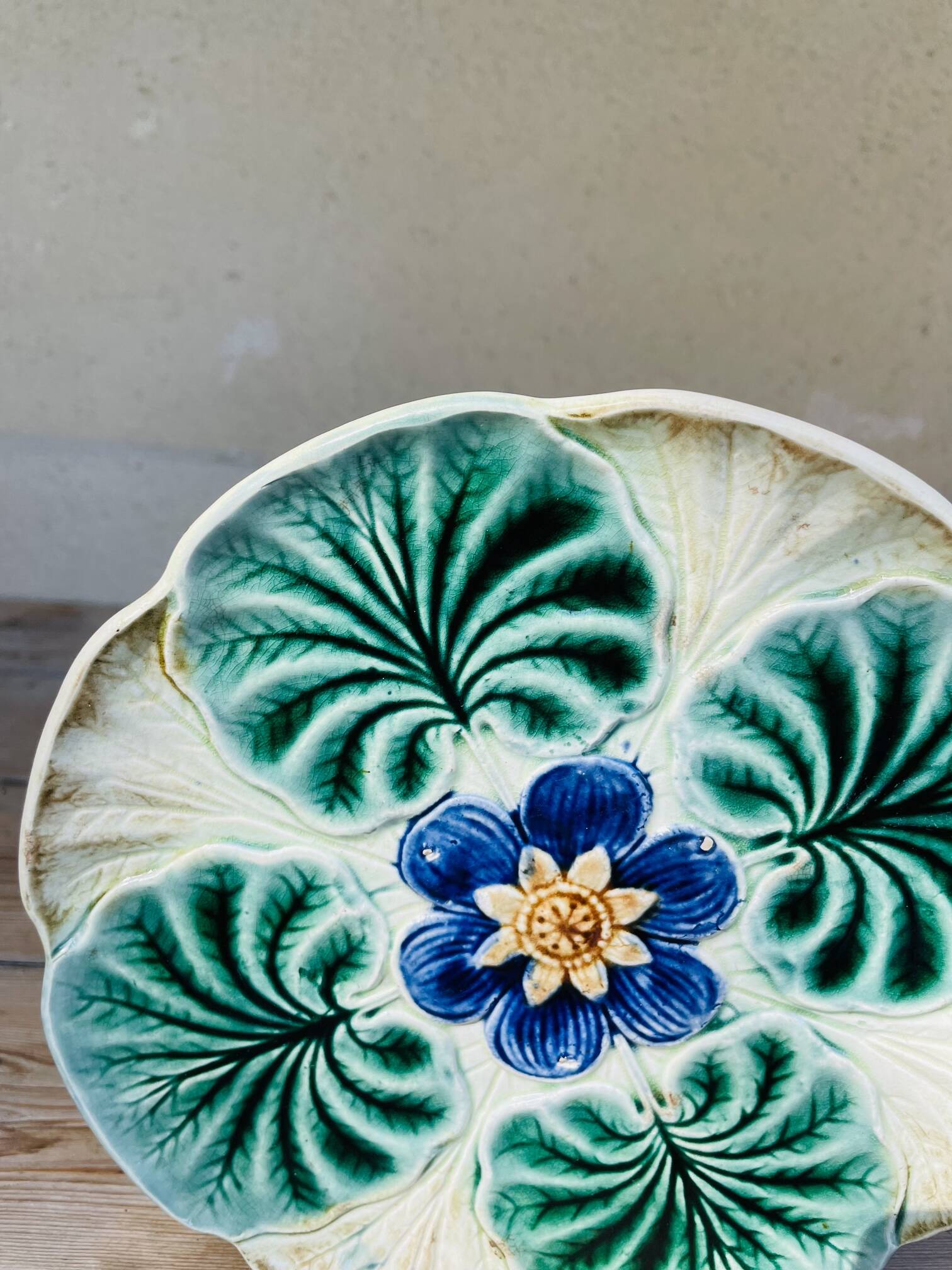Wasmuel Majolica water lily slip plate