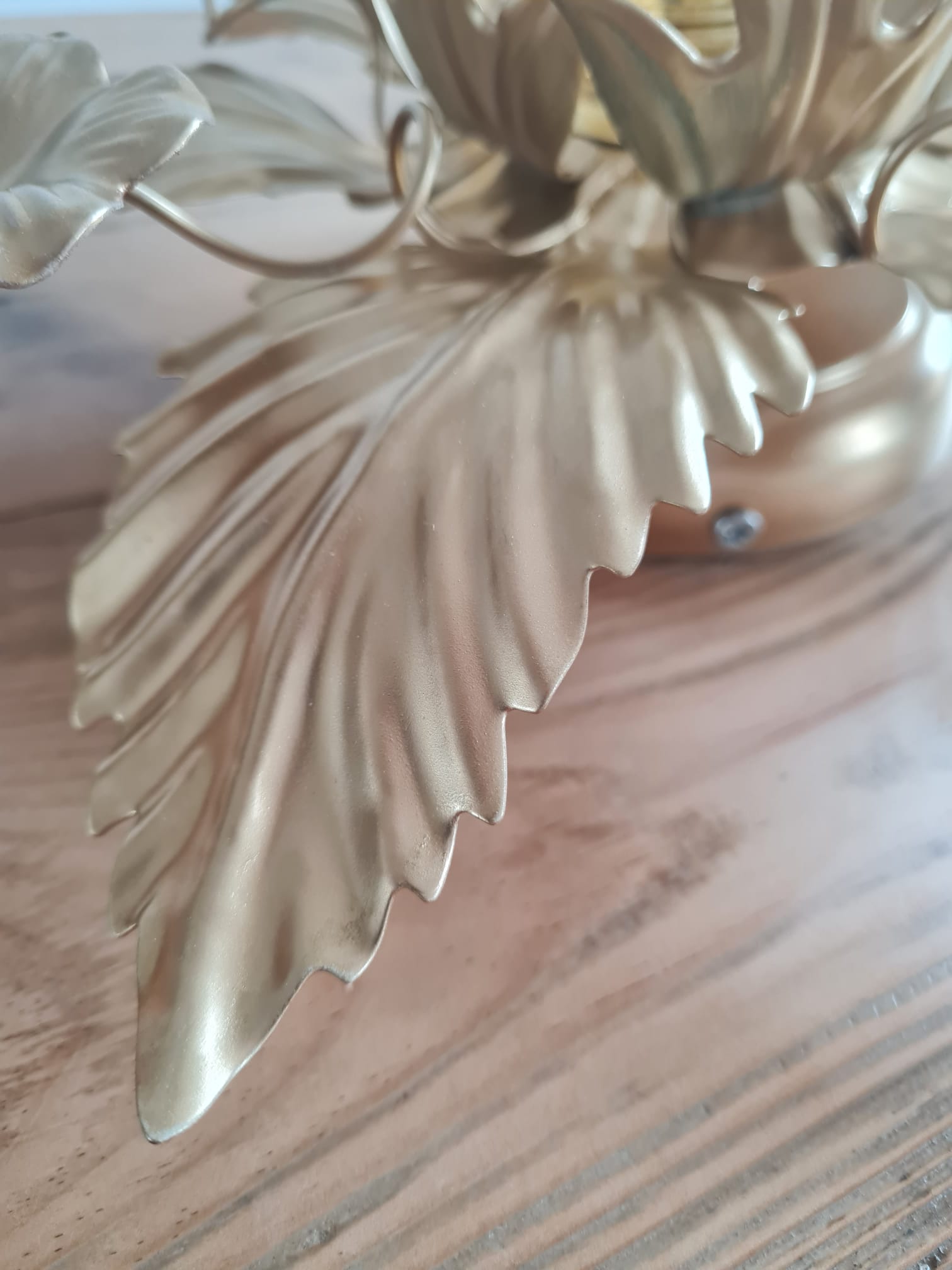 Golden brass flower wall lamp