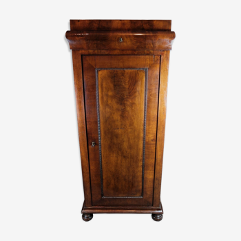 Mahogany standing pedestal table from the 1840s