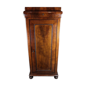 Mahogany standing pedestal table from the 1840s