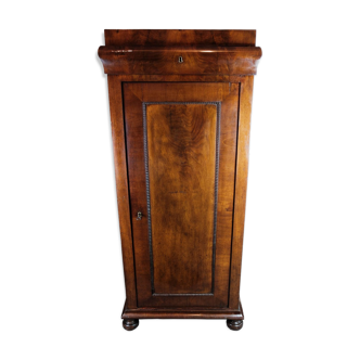 Mahogany standing pedestal table from the 1840s