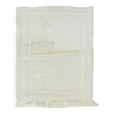 Tapis d'accent turc Tulu vintage minimaliste fait à la main en laine beige naturelle.