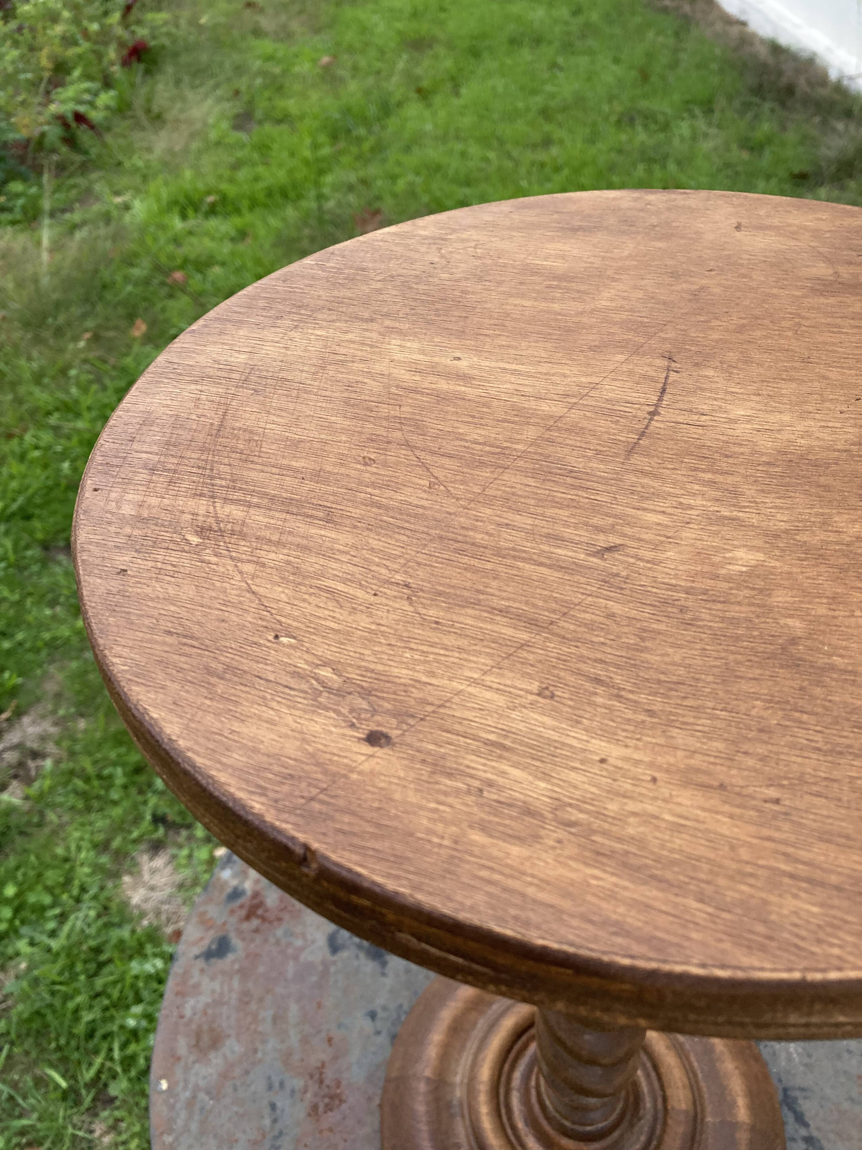 Guéridon torsadé vintage / sellette en bois tourné ancienne / table d’appoint vintage