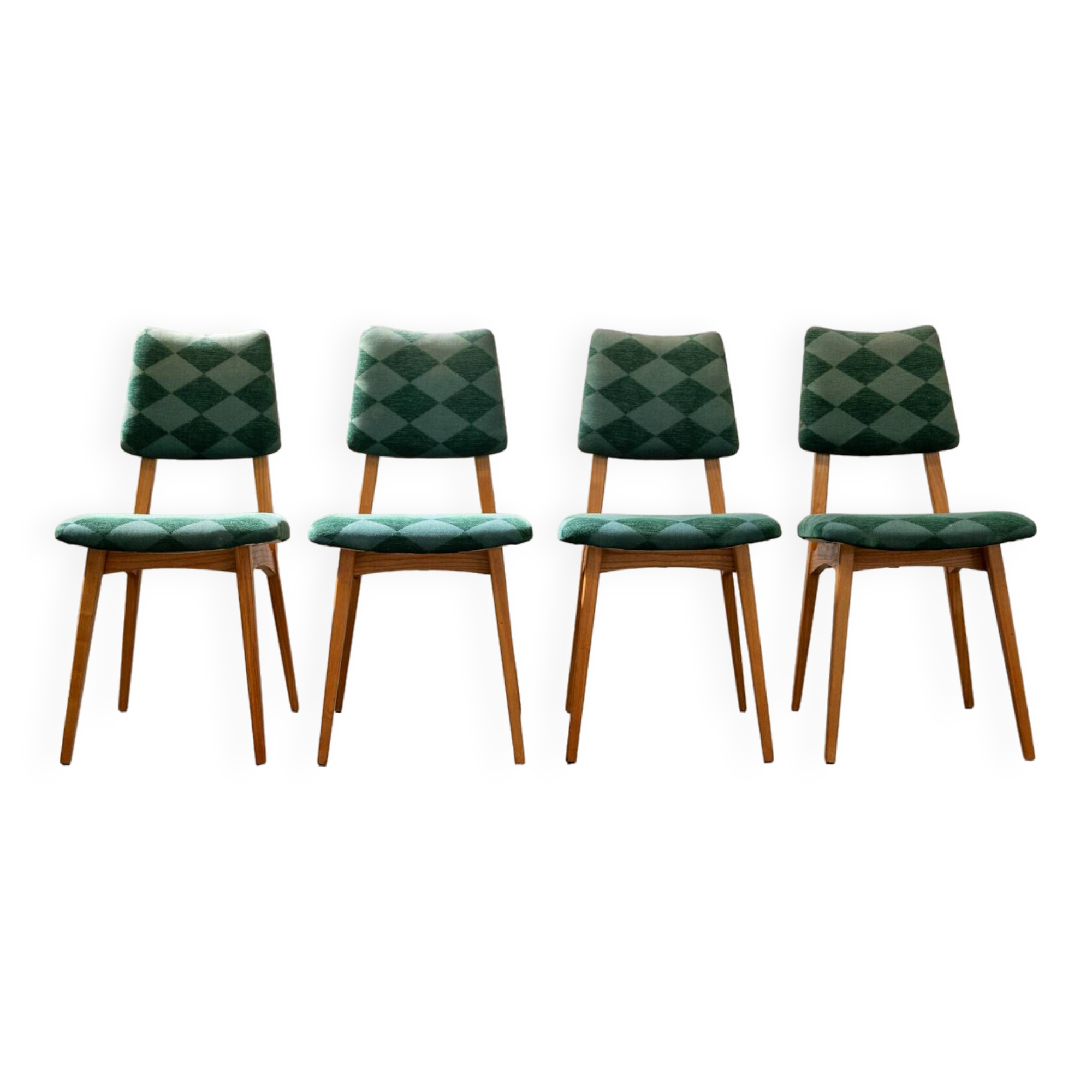 Set of 4 volak chairs