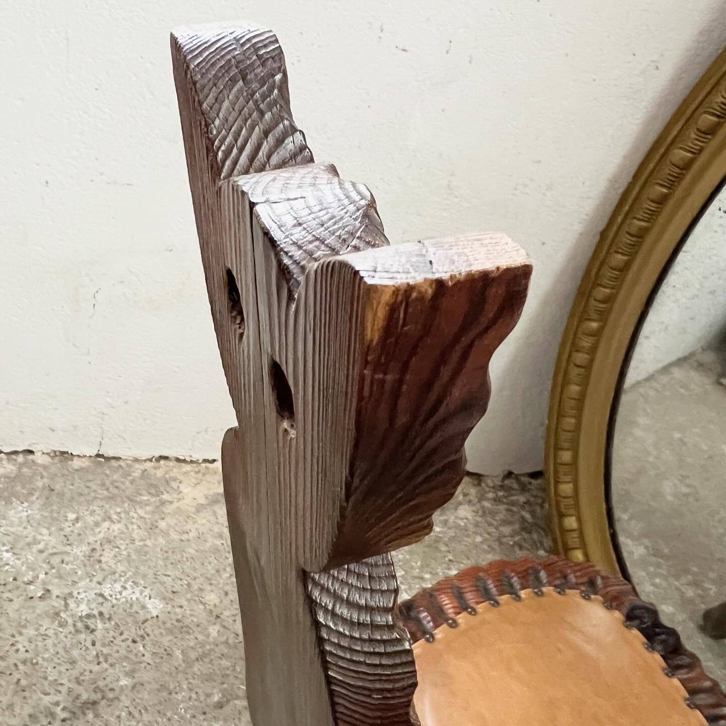 Folding tripod stool with cat back