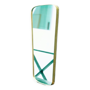 Miroir rectangulaire à bord arrondi et cadre en laiton