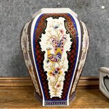 Meeting of 2 porcelain pieces with Asian decorations, 20th century