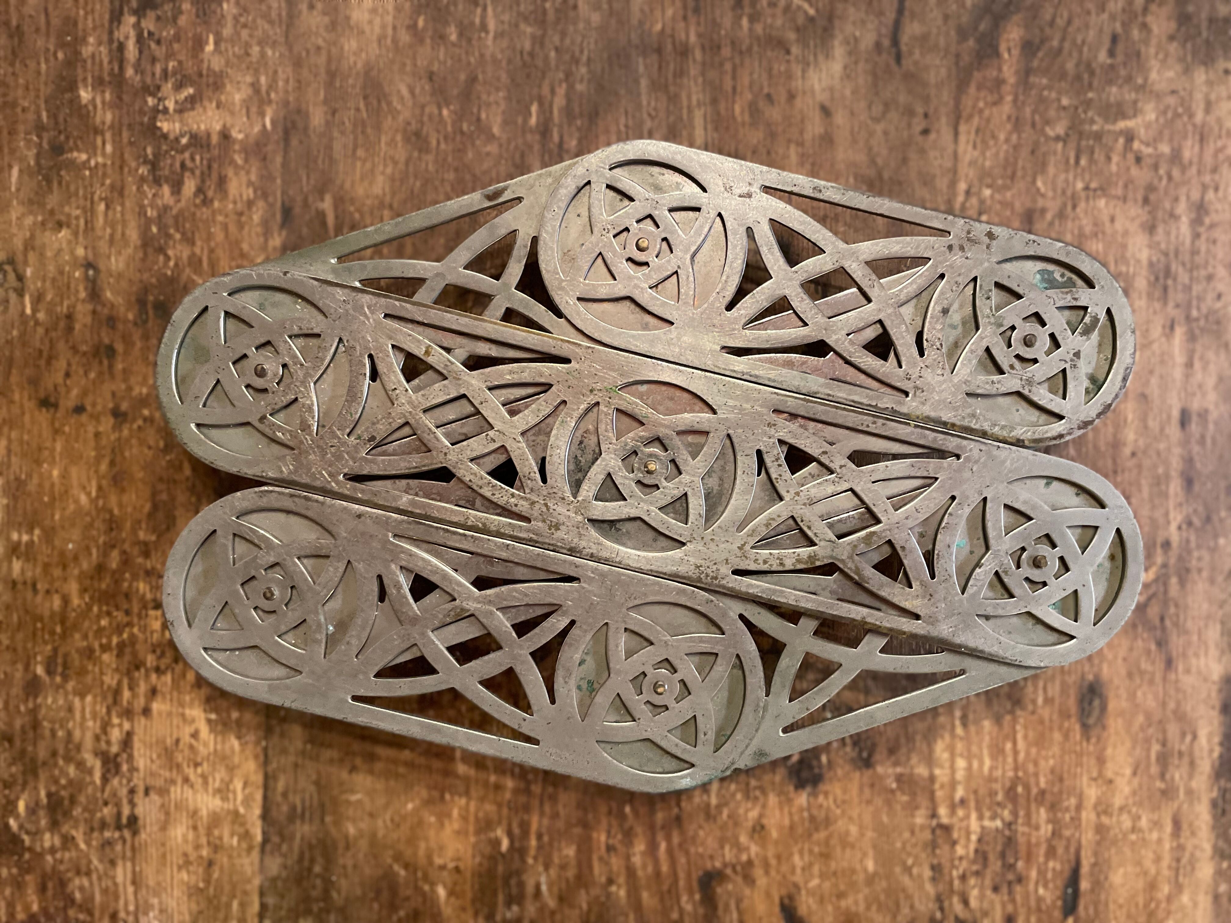 Flat underside accordion with wheels 1930