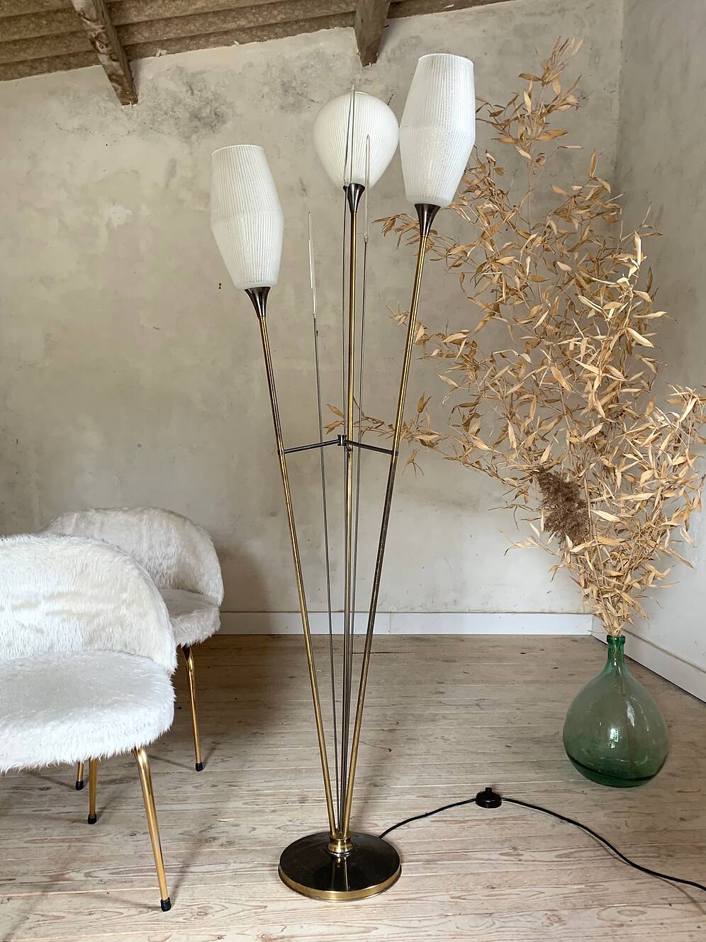Vintage reed floor lamp in black metal and brass with three white opalines
