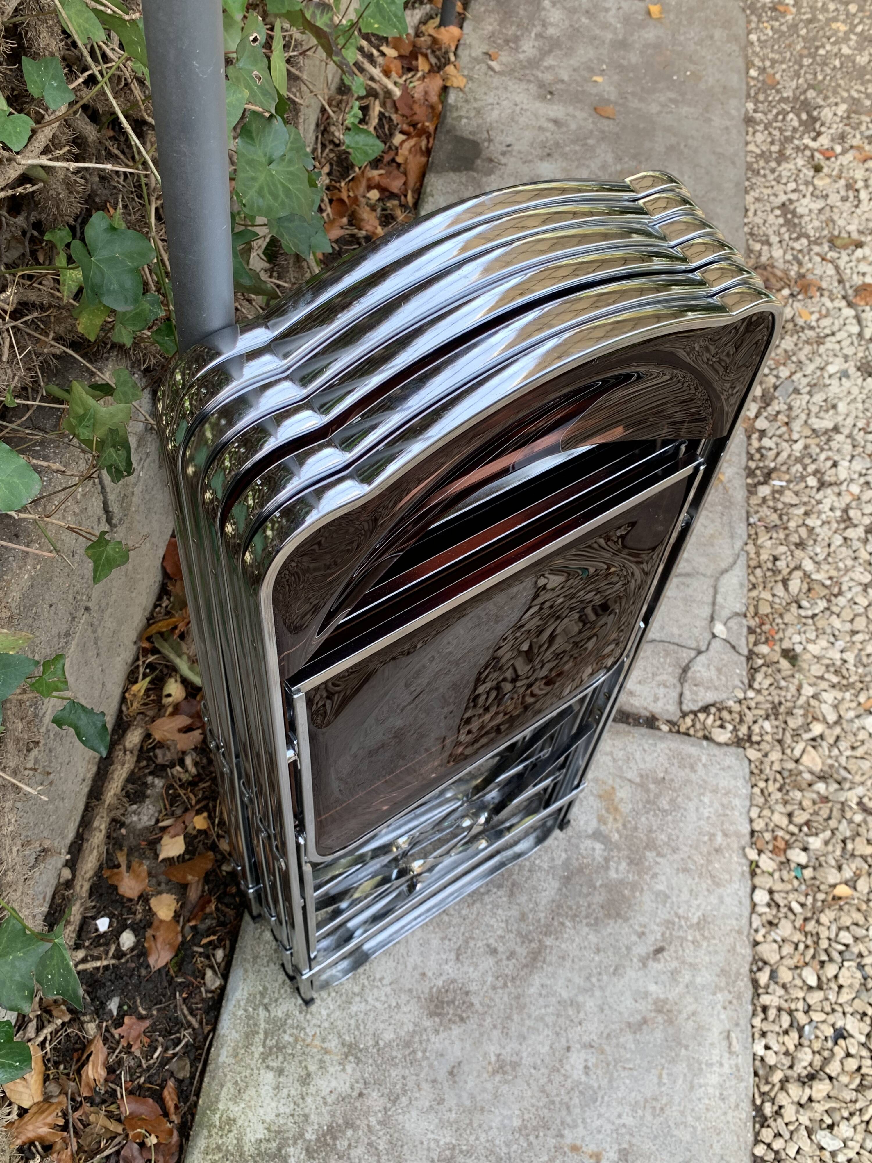 6 chaises pliantes en Plexiglas fumé et métal chrome Chaisor 1970