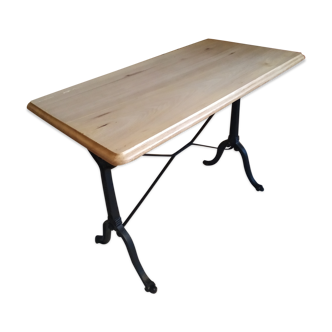 Bistro table