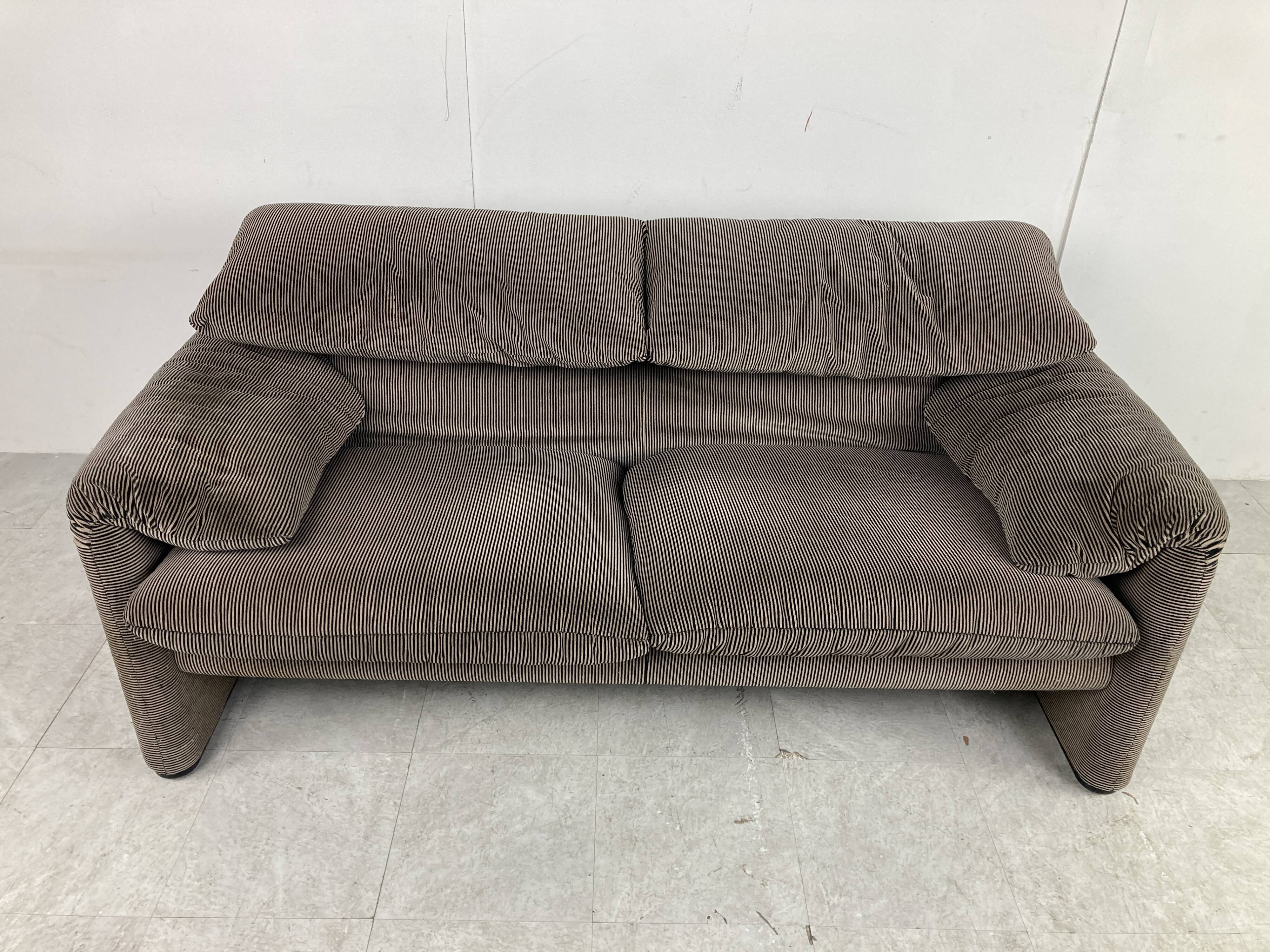 Maralunga sofa by Vico Magistretti for Cassina