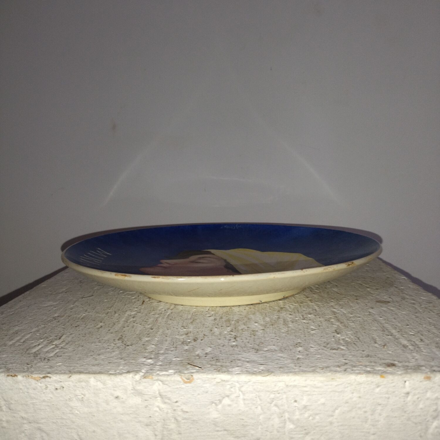 Montereau nineteenth earthenware dish