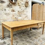 Farm table