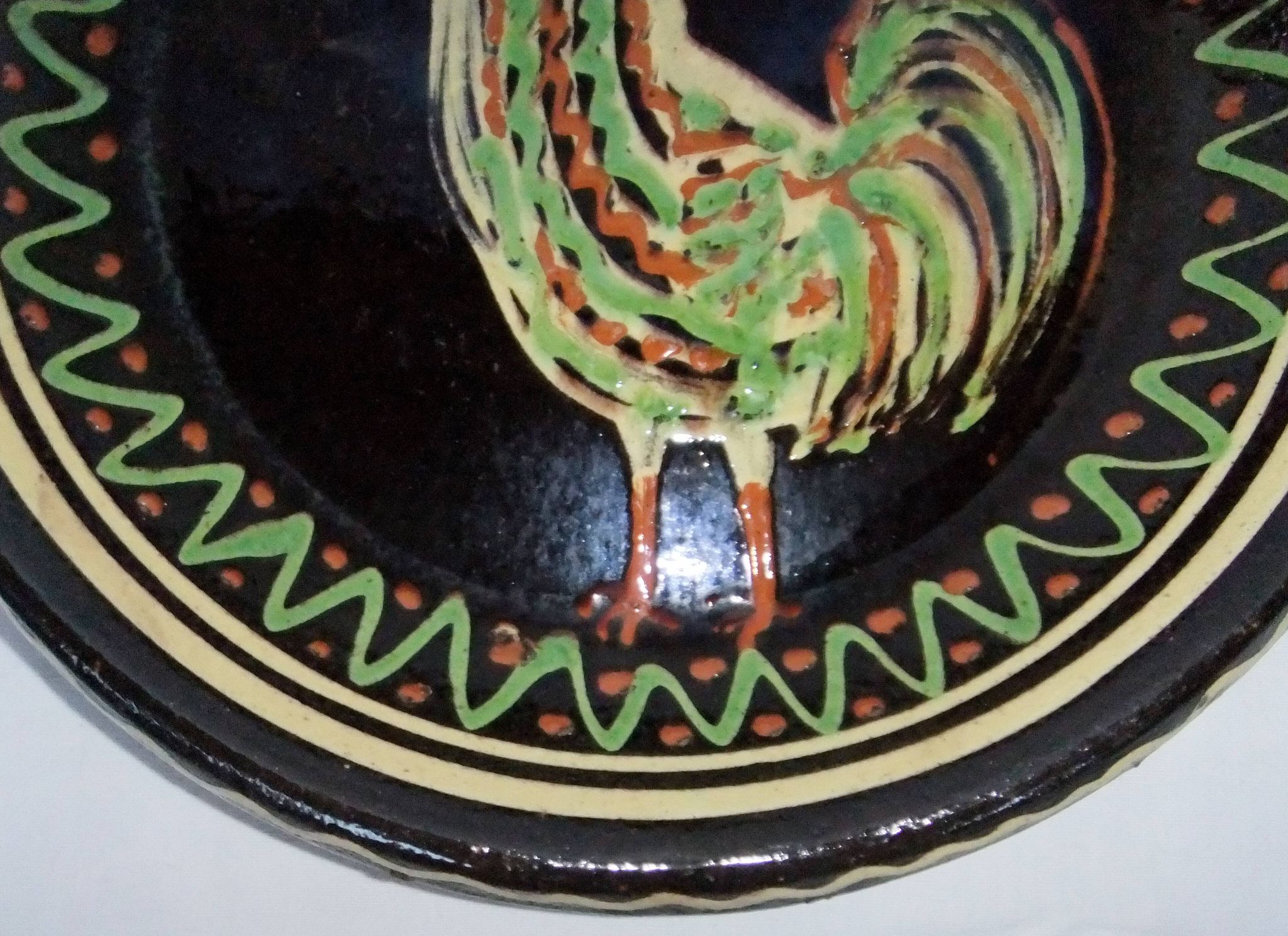 plat ancien terre cuite décor au coq