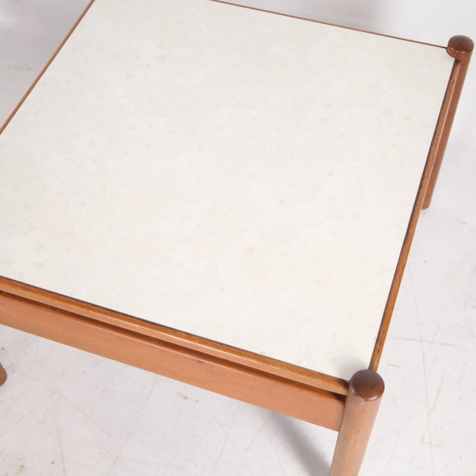 Paire de tables basses japonaises 